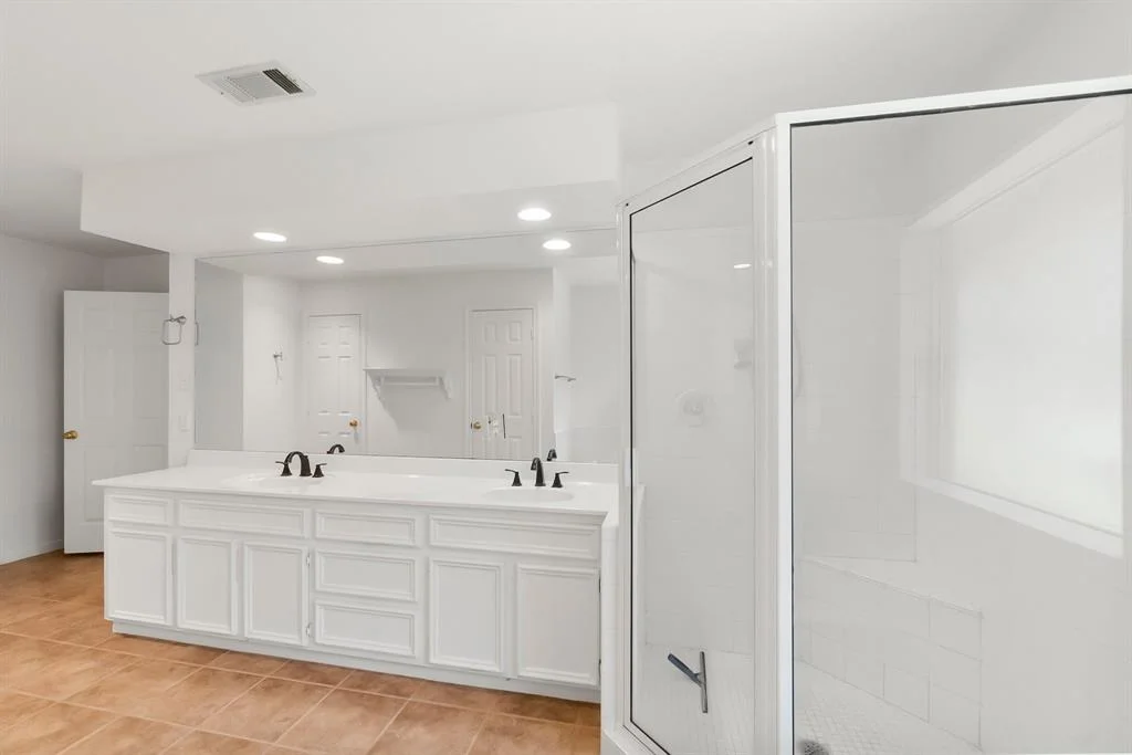 Photo of 5341 Lakeshore Drive