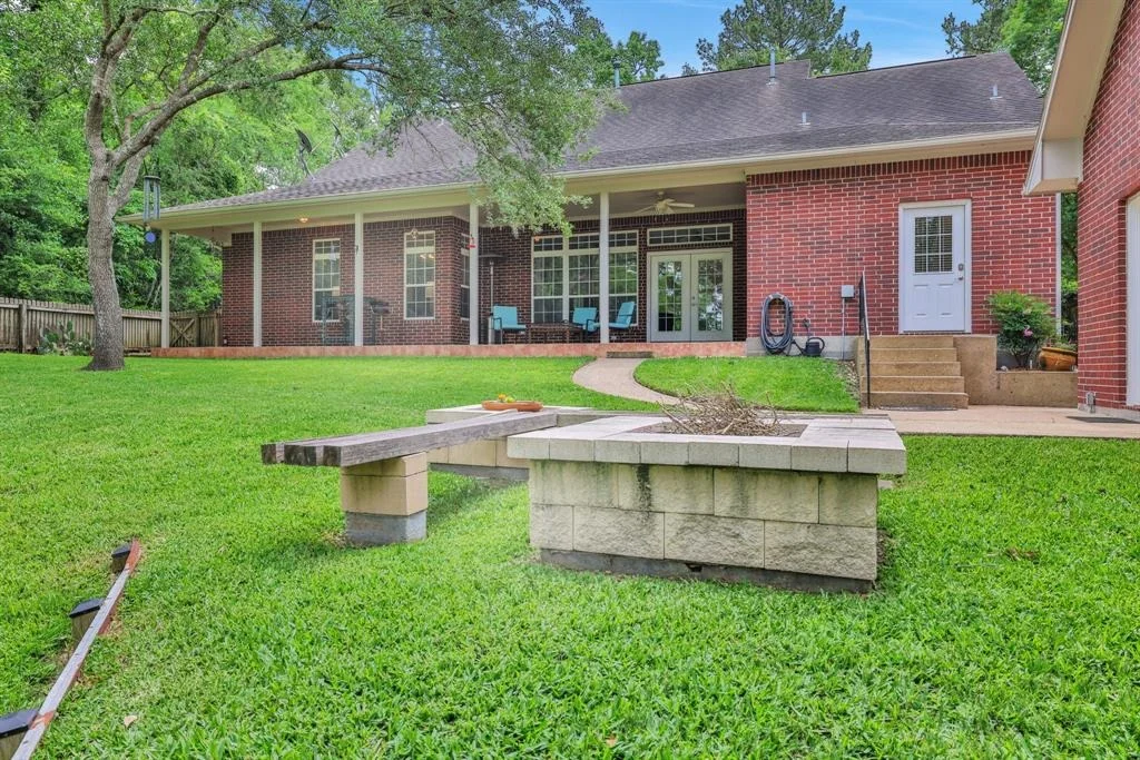 Photo of 69 Lake Oaks Circle
