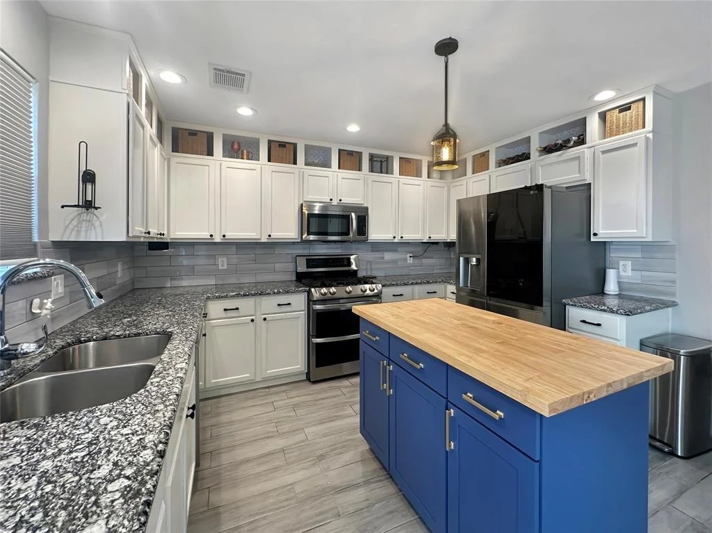 Photo of 23935 Scrivener Lane