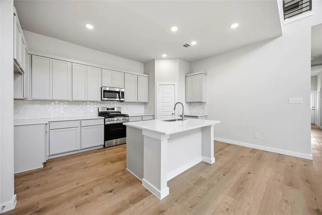Photo of 1204 Lilly Lane