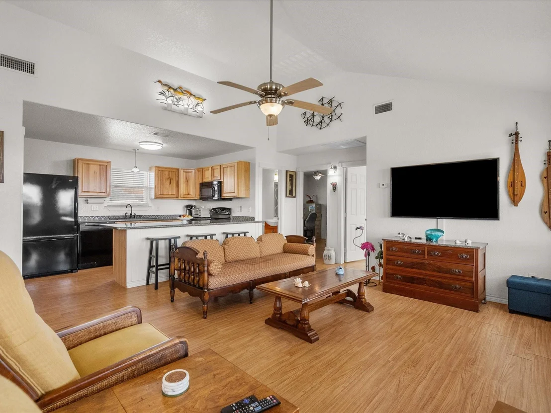 Photo of 1206 Middle Drive W