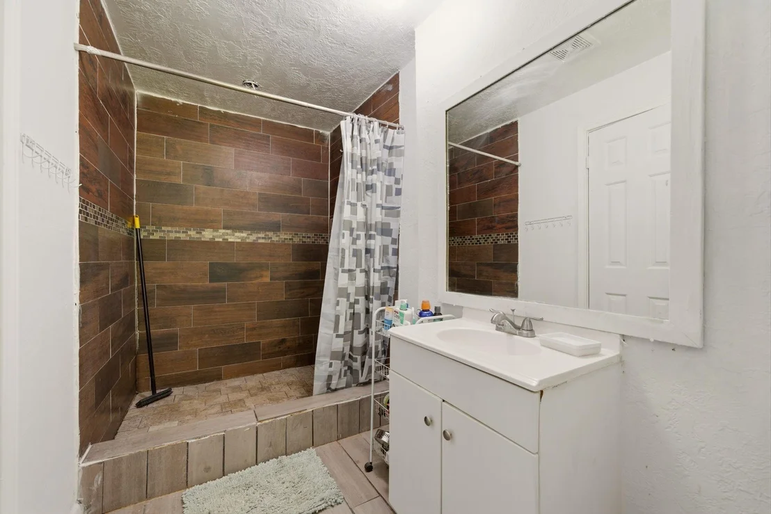 Photo of 7511 Arnim Street