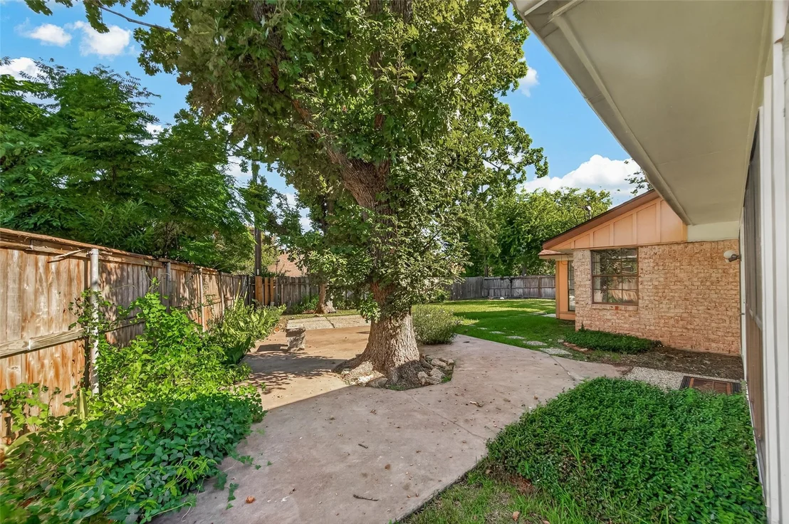 Photo of 6710 Burning Tree Drive