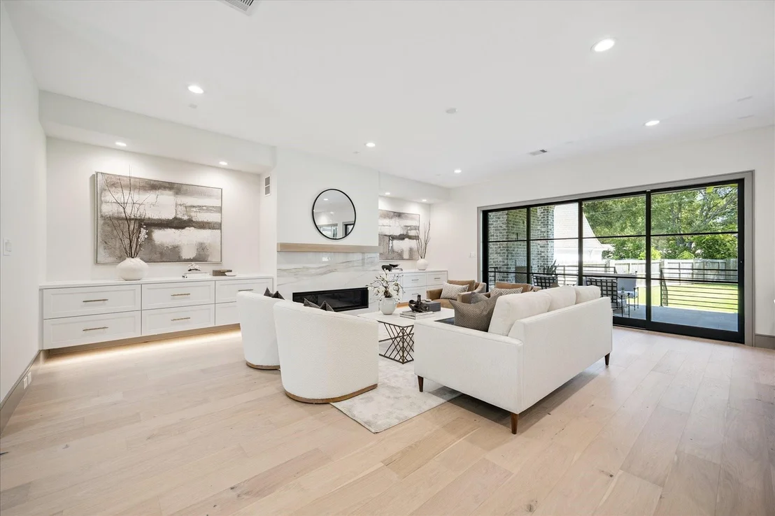 Photo of 526 Stoneleigh Drive