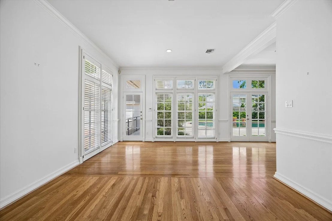 Photo of 5970 Riverview Way