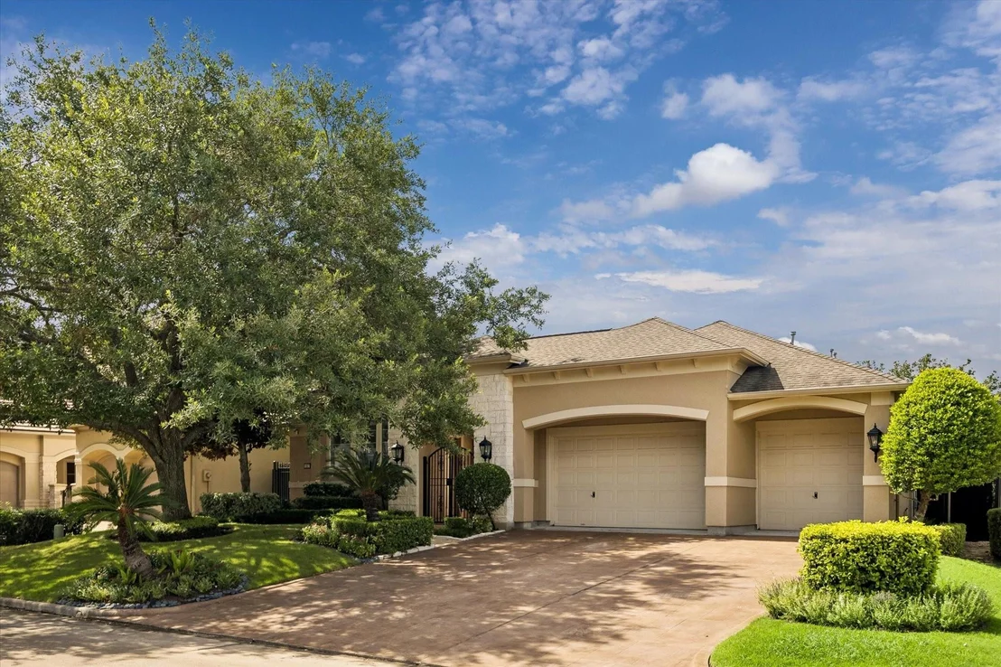 Photo of 11927 Legend Manor Drive