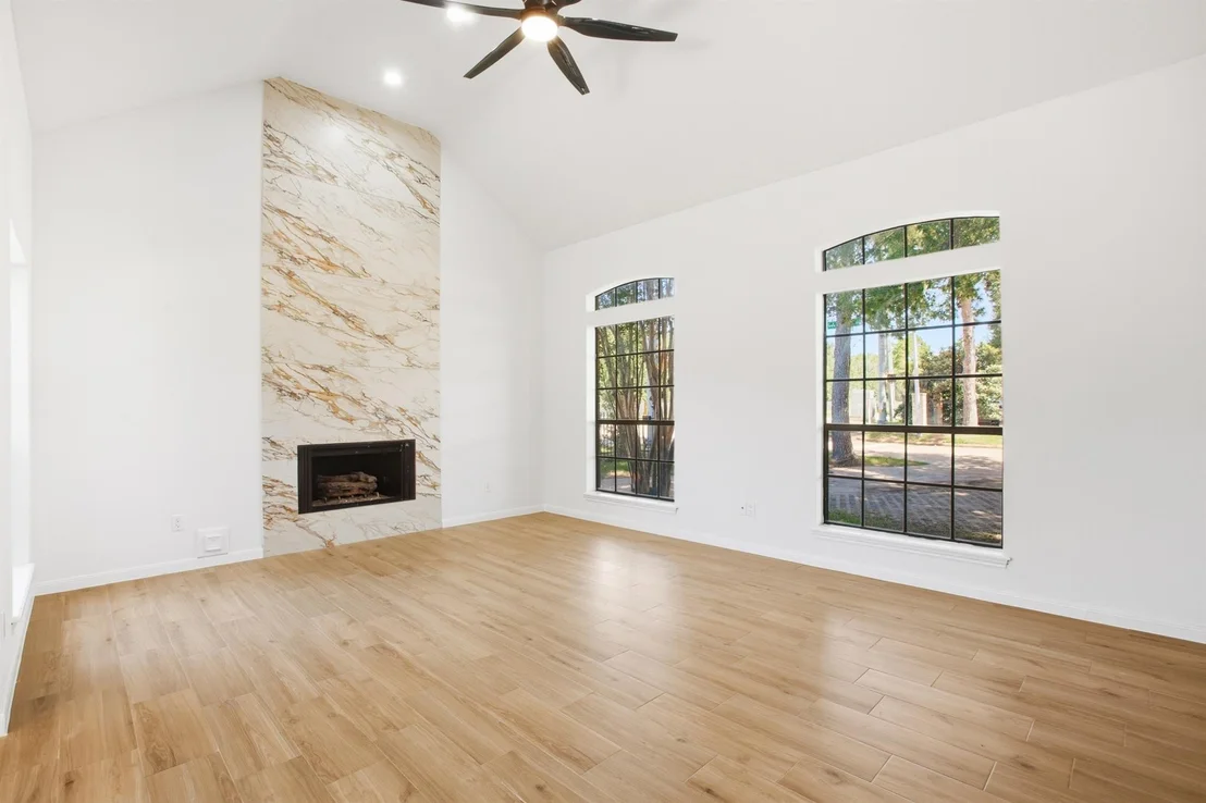 Photo of 18319 Oakhampton Drive
