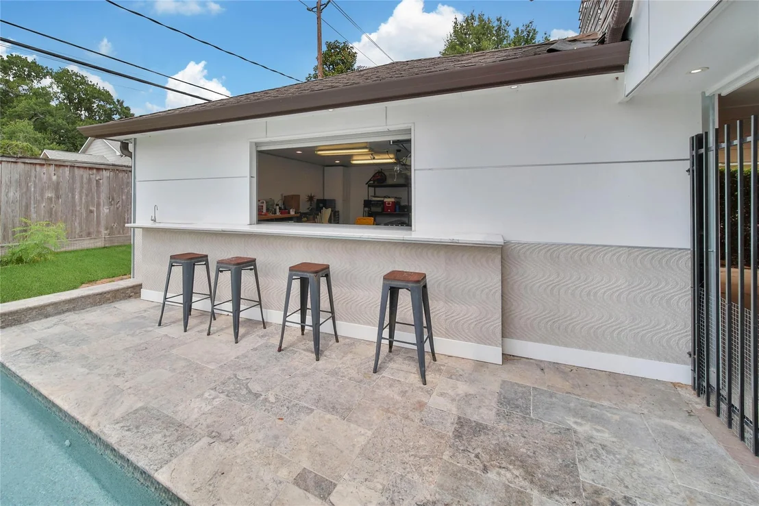 Photo of 1030 Chantilly Lane