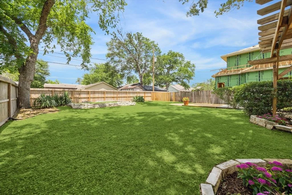 Photo of 1846 Chantilly Lane