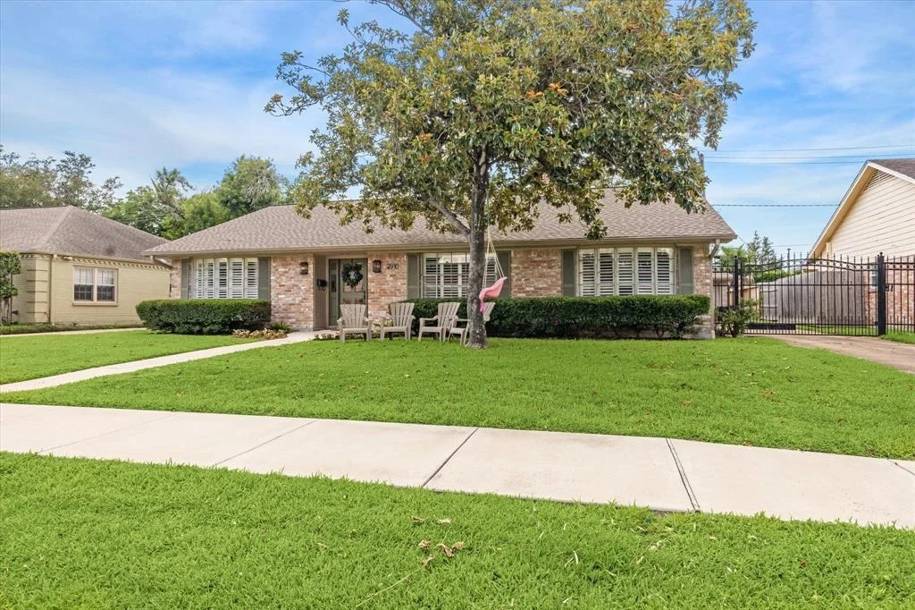 Photo of 2910 Ann Arbor Drive