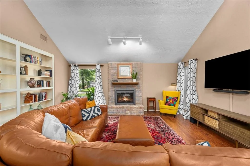 Photo of 4638 Deer Point Drive