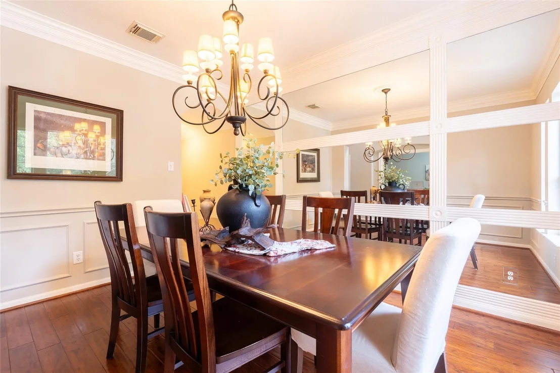 Photo of 150 Goldenvine Court