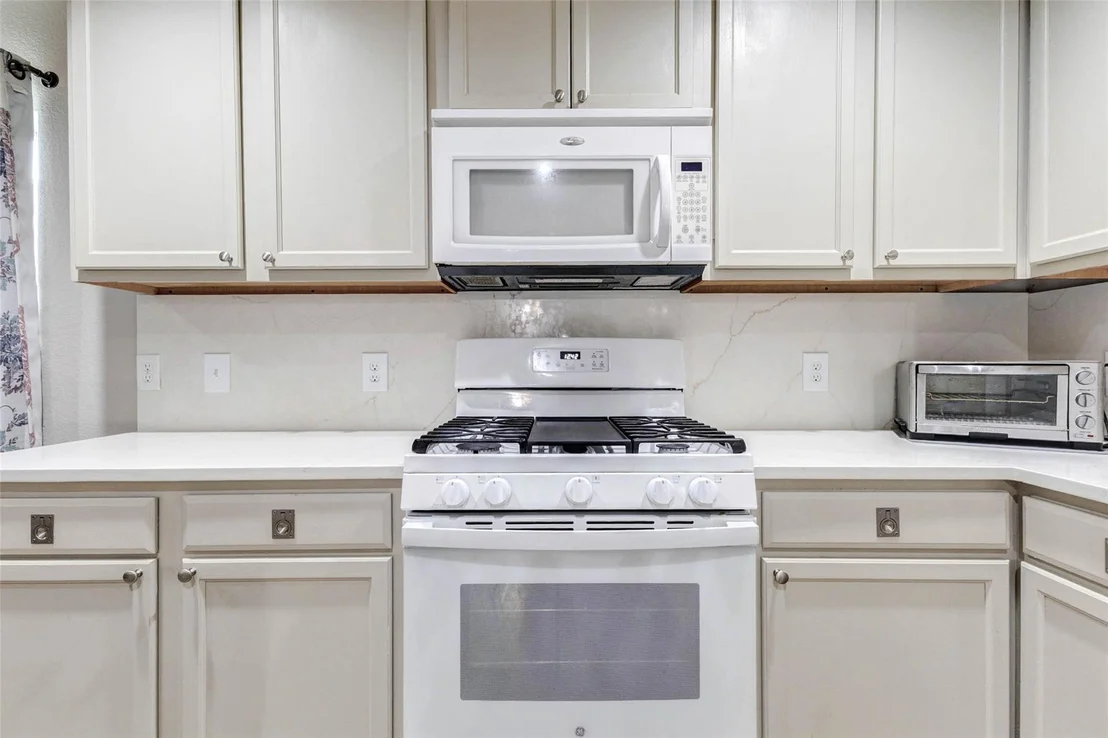 Photo of 15214 Thistle Rock Lane