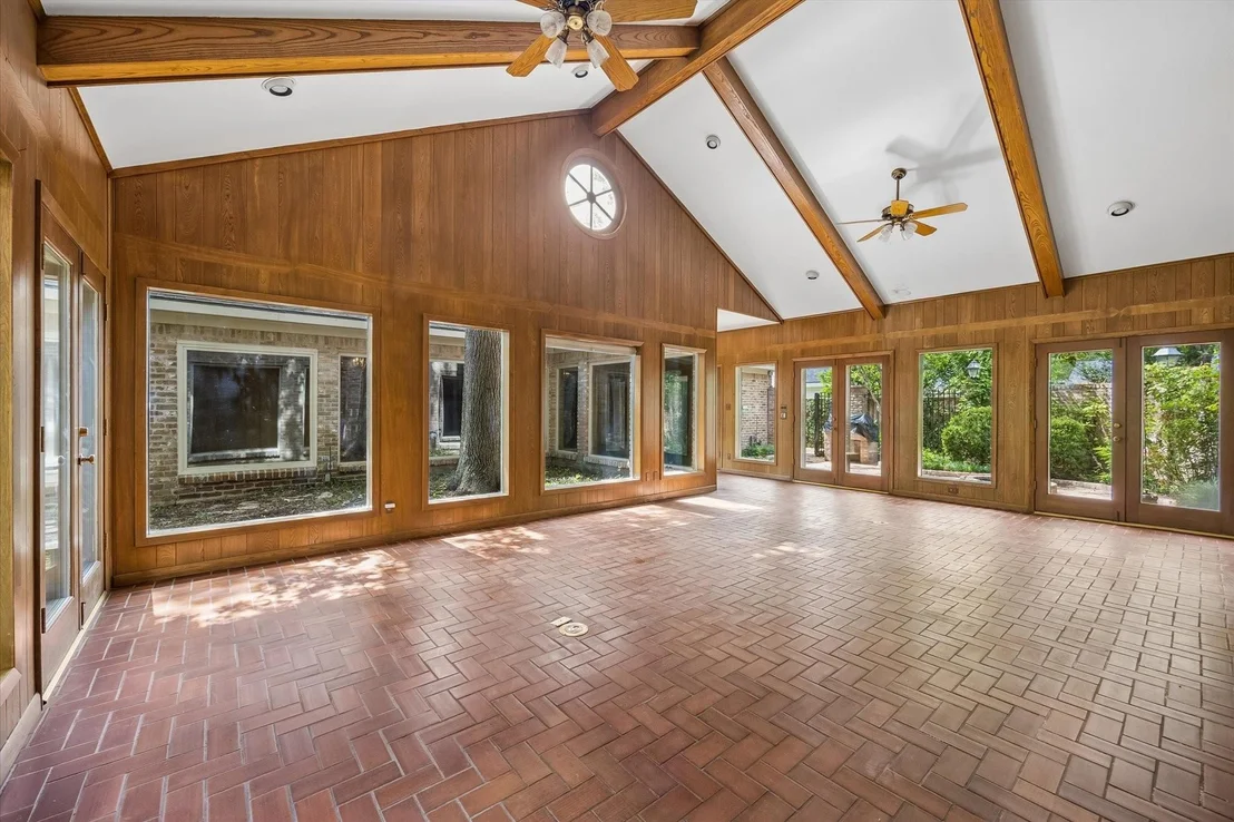 Photo of 526 Westminster Drive