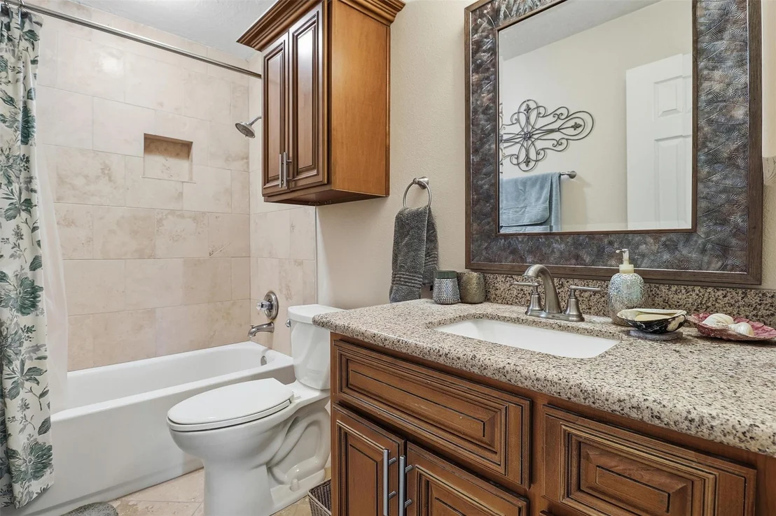 Photo of 6806 Oakleaf Trail Lane