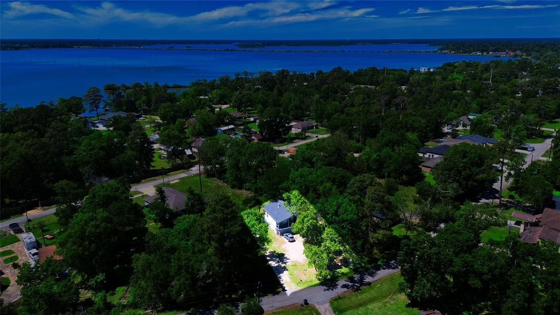 Photo of 22418 E Shorewood Loop E