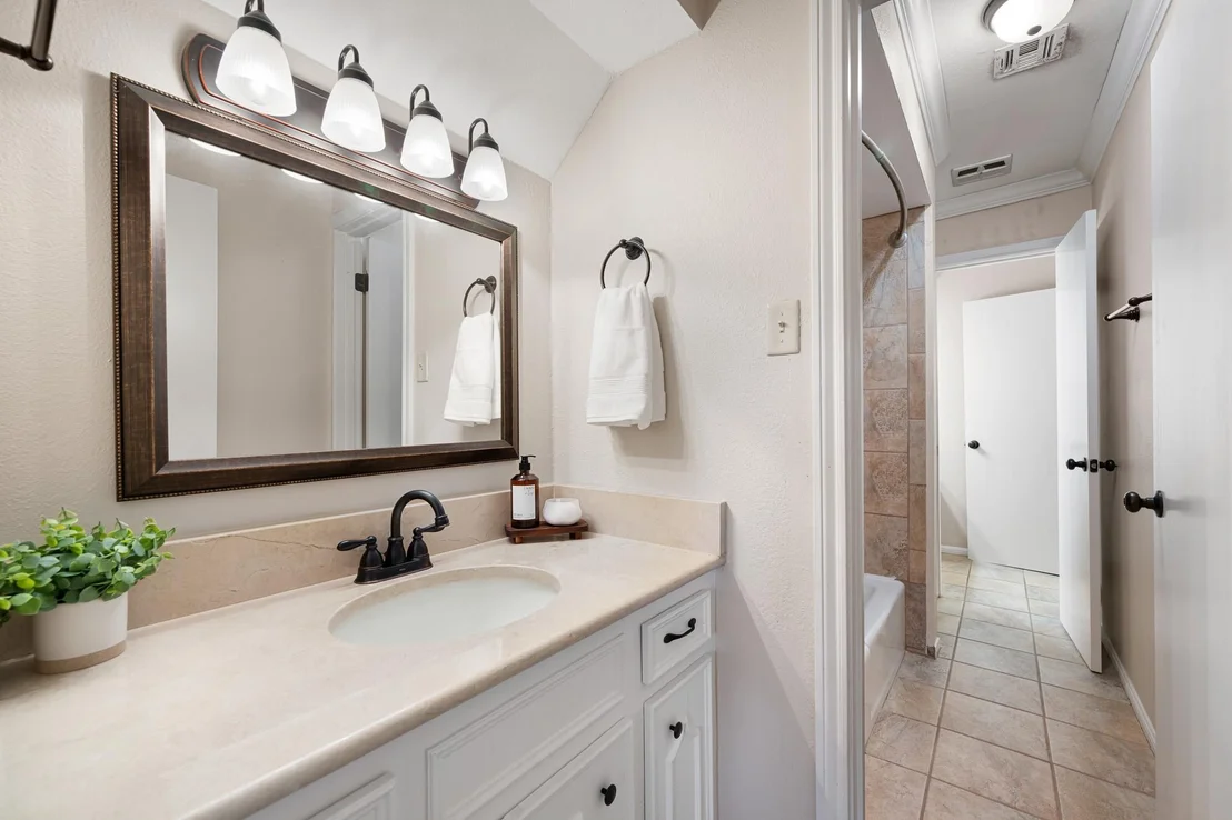 Photo of 1412 Briar Lane