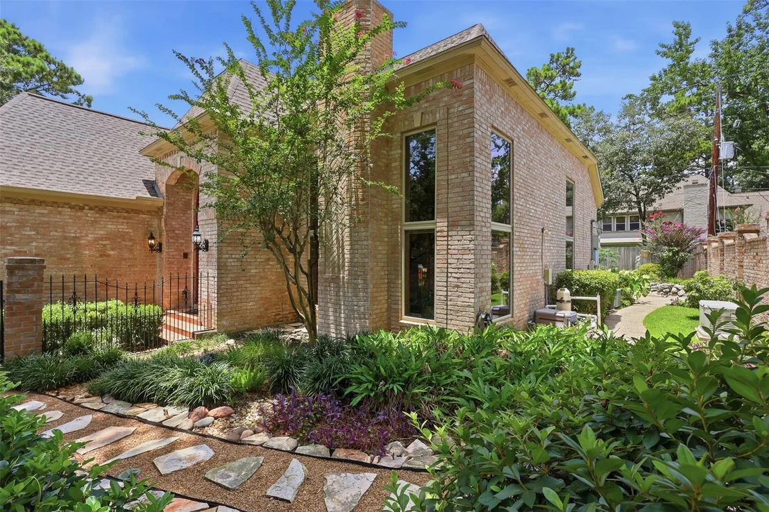 Photo of 9414 Windrush Drive