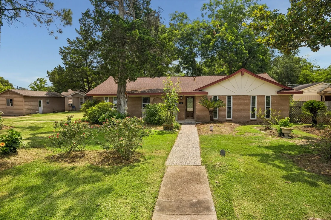 Photo of 413 Mebane Lane