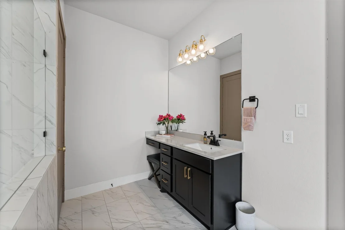 Photo of 9502 Lakeside Arbor