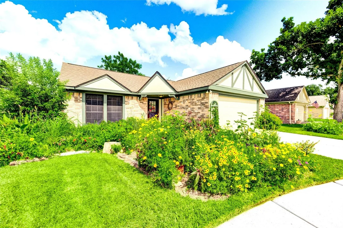 Photo of 19407 Glenway Falls Drive