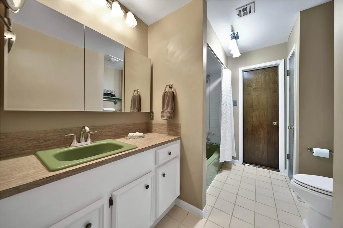 Photo of 23519 Saxon Way