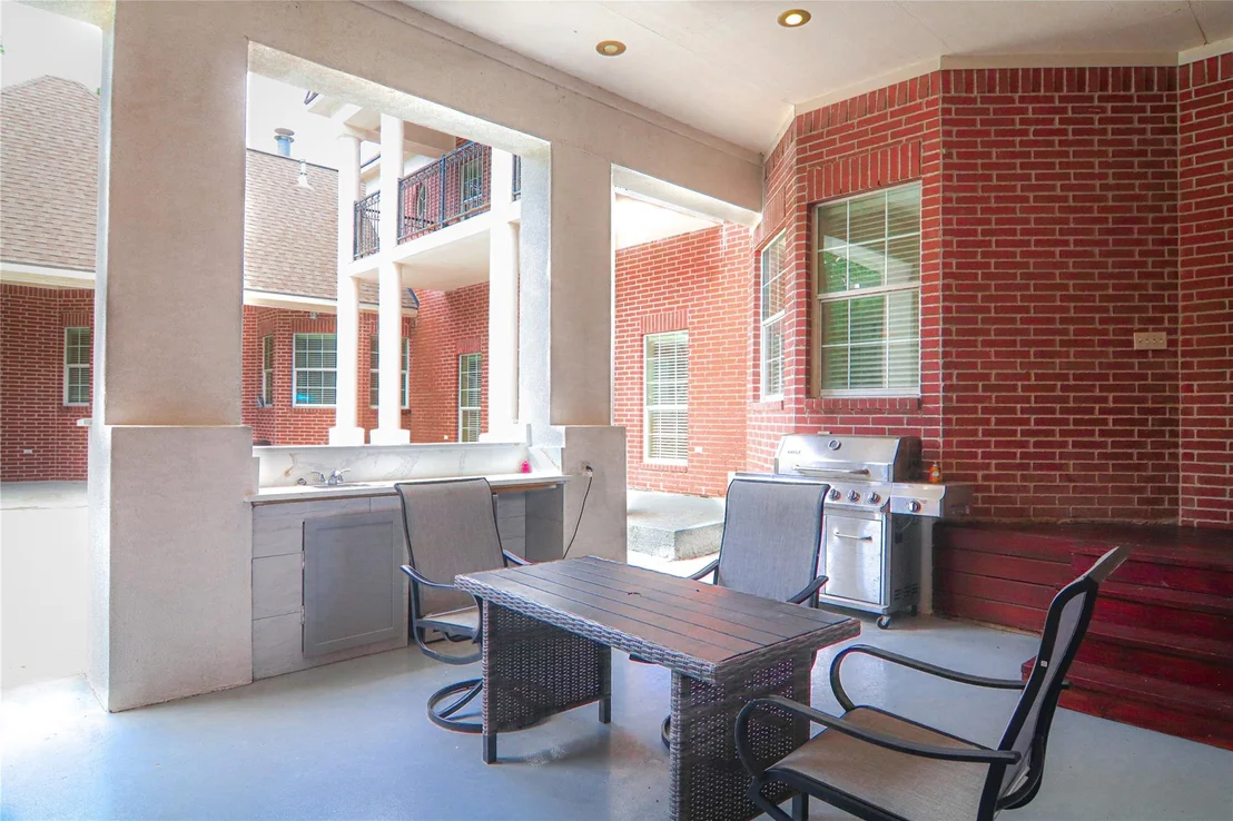 Photo of 19602 Riverwalk Drive