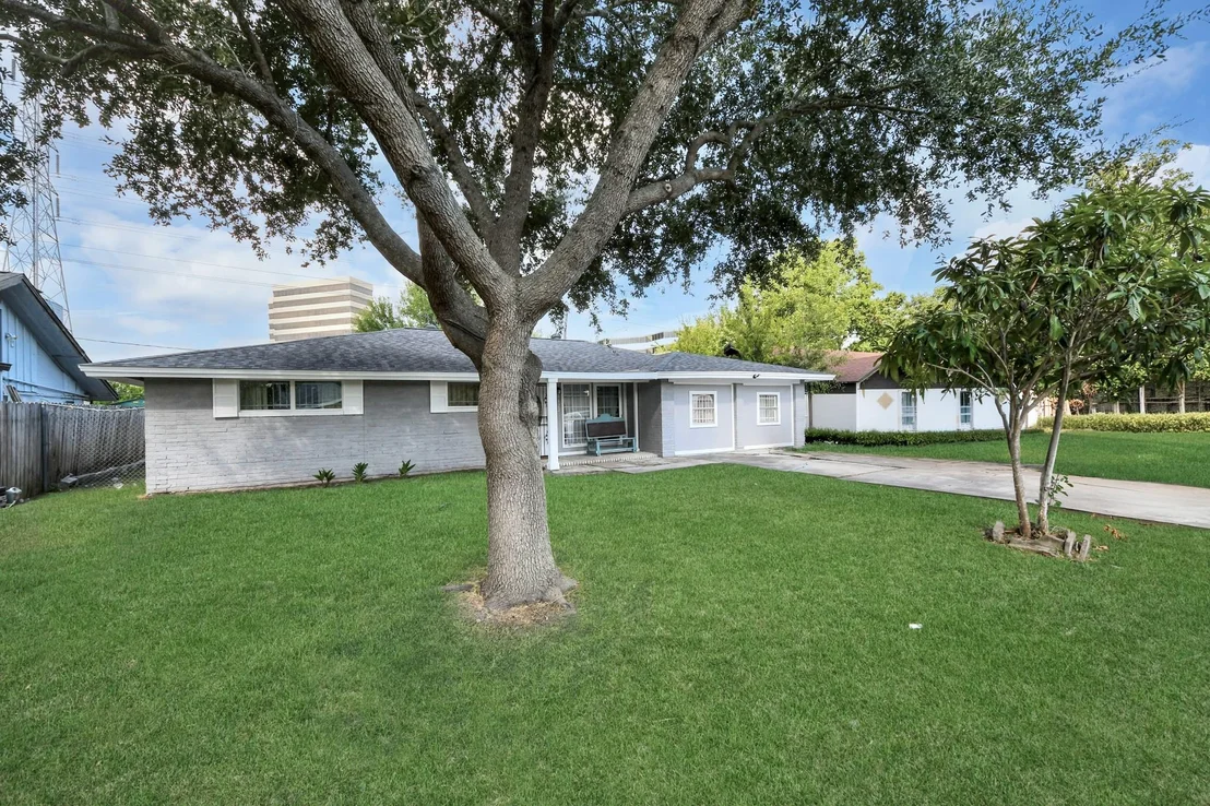 Photo of 9422 Pipestone Street