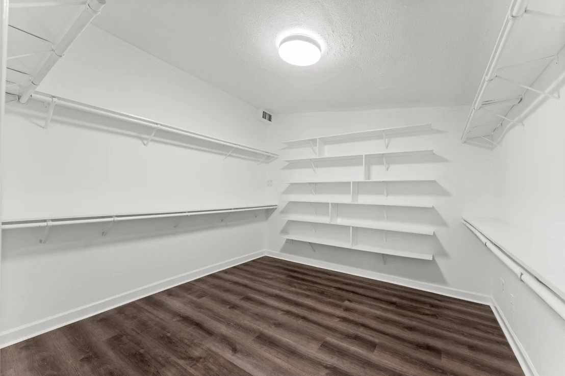 Photo of 1678 Beaconshire Road