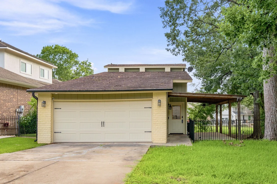 Photo of 2931 Whitman Drive