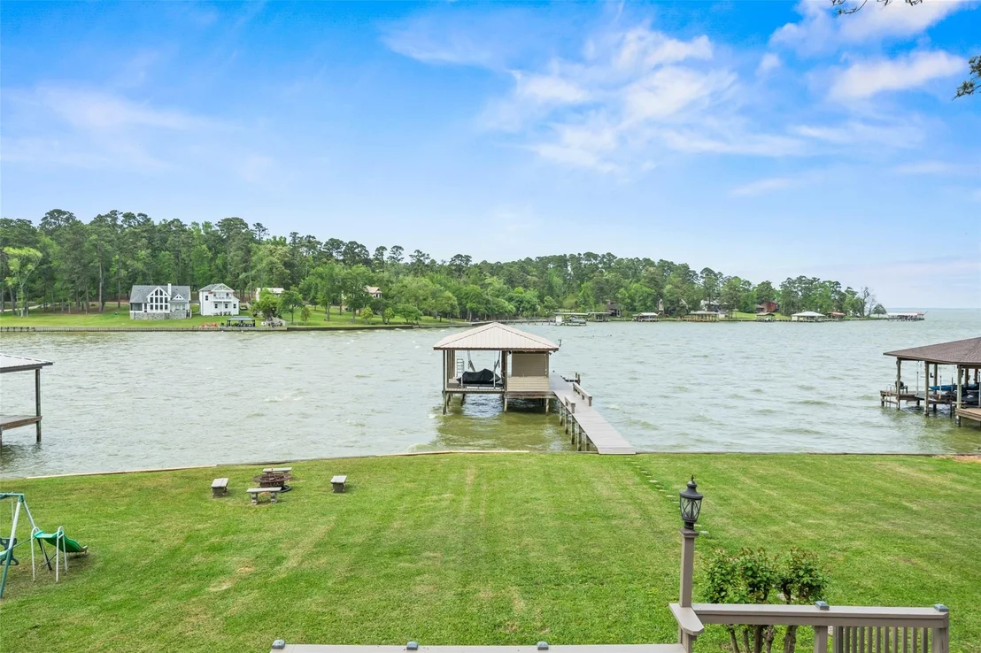 Photo of 121 Holiday Lane