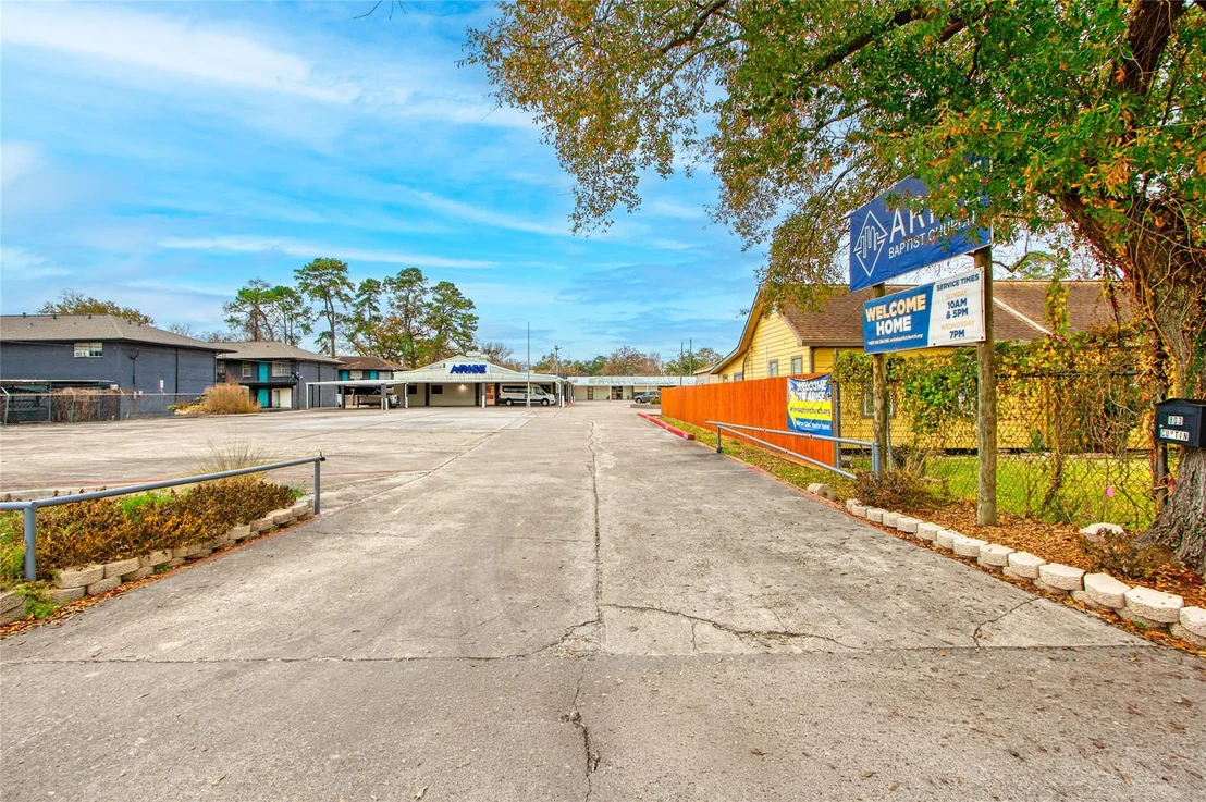 Photo of 803 Curtin Street