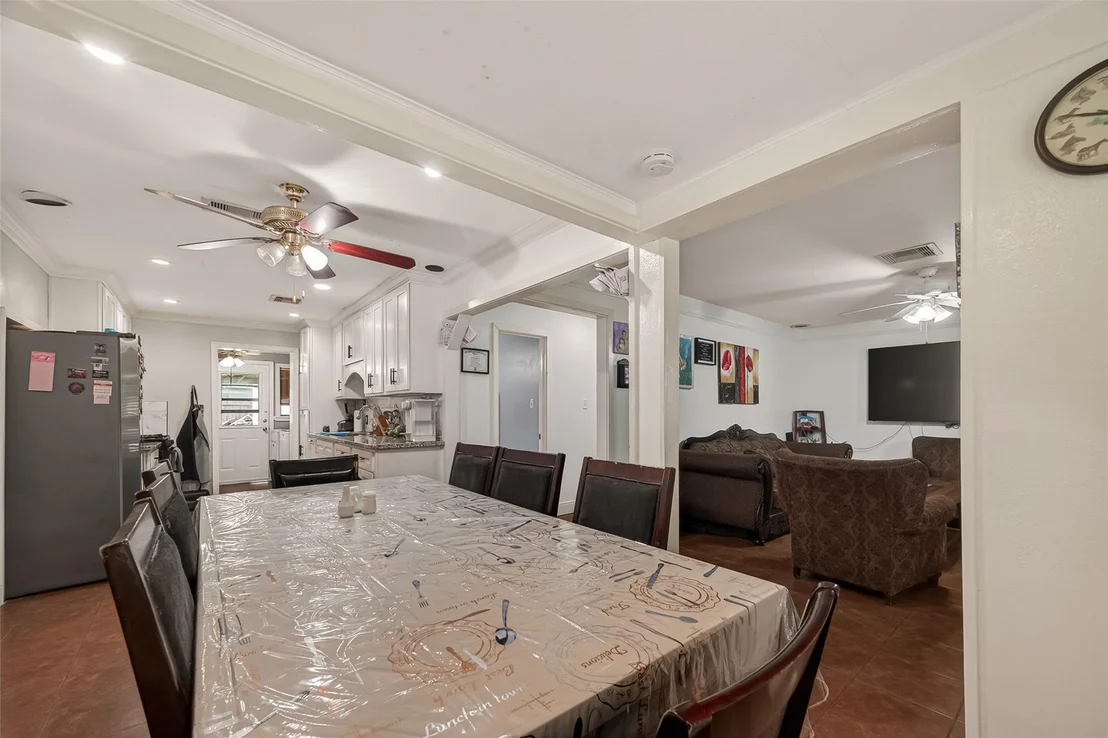Photo of 2111 Hickory Lane