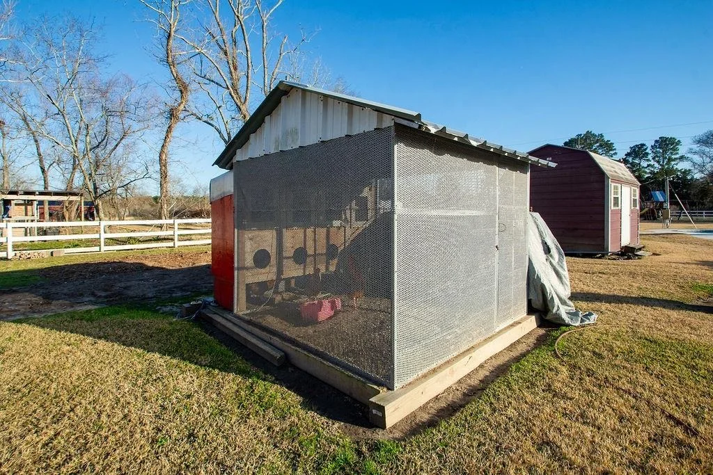 Photo of 2827 Louis Road
