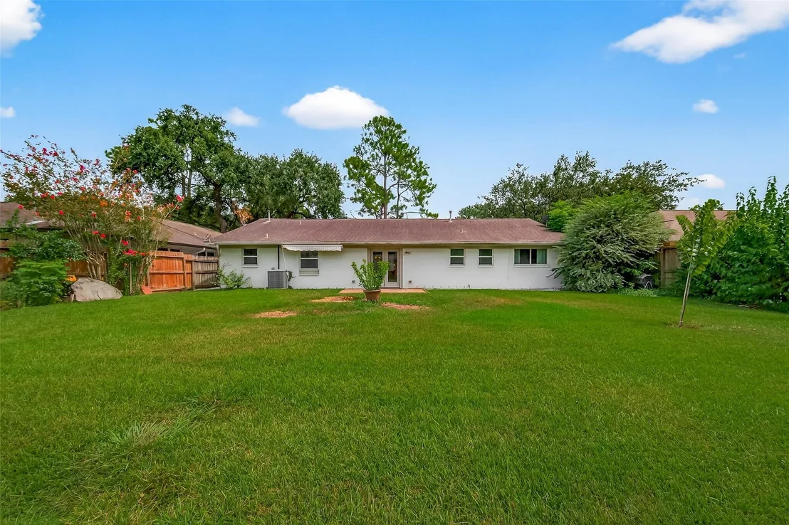 Photo of 11102 Endicott Lane