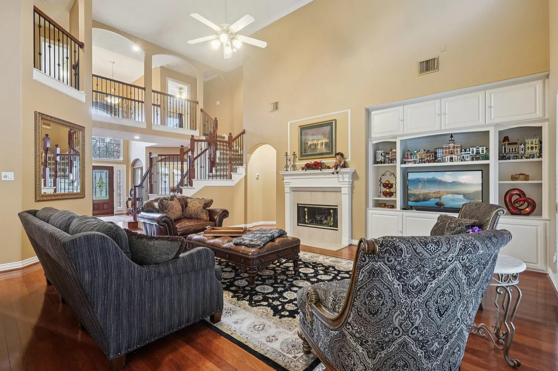 Photo of 182 N Hazelcrest Circle