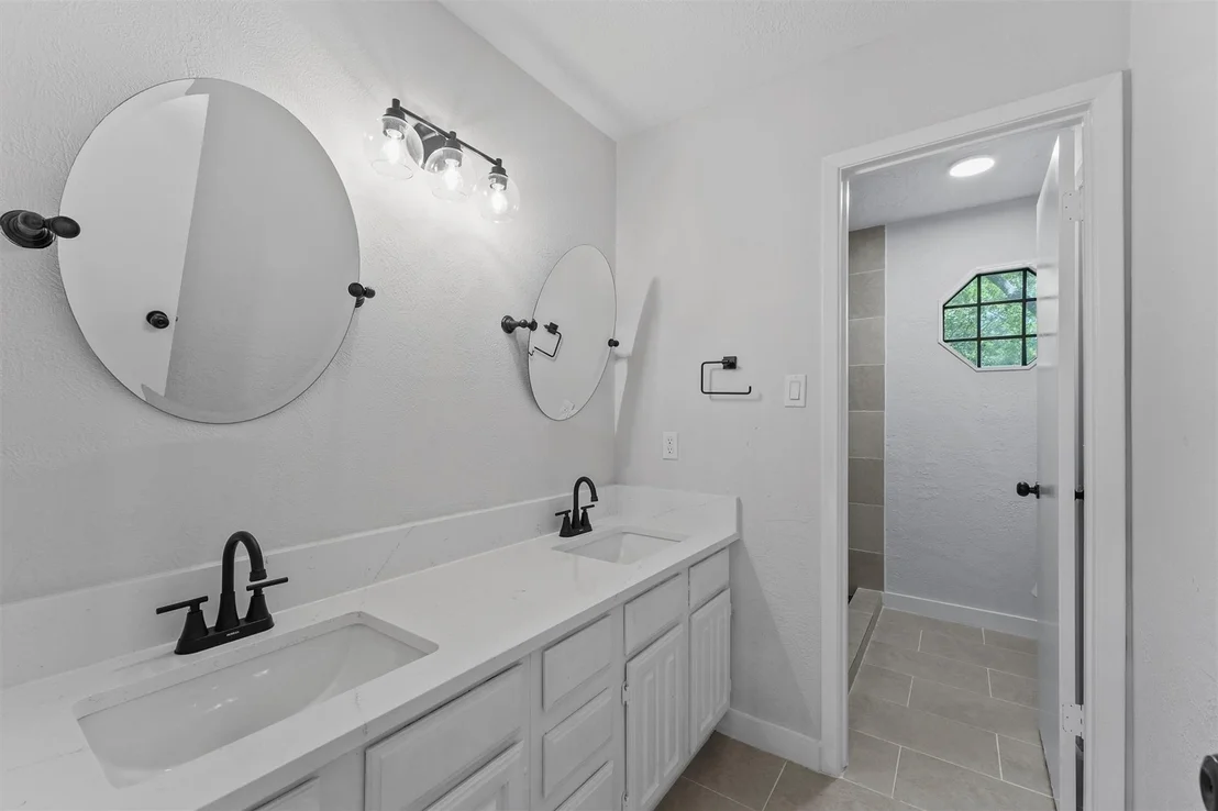 Photo of 12611 Old River Drive
