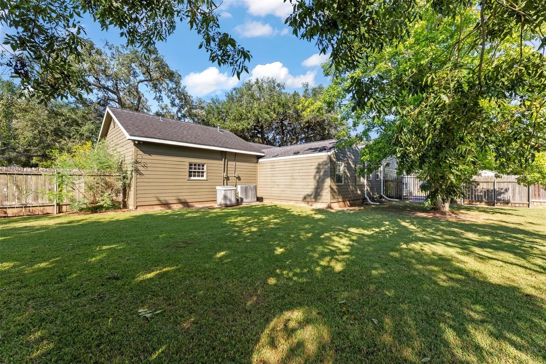 Photo of 815 Merry Lane