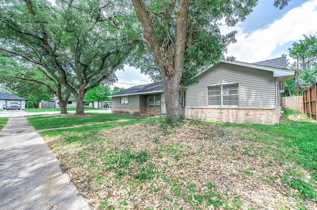 Photo of 4426 Ebbtide Drive