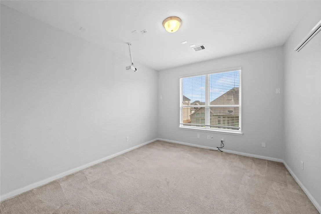 Photo of 17315 Tomintoul Path