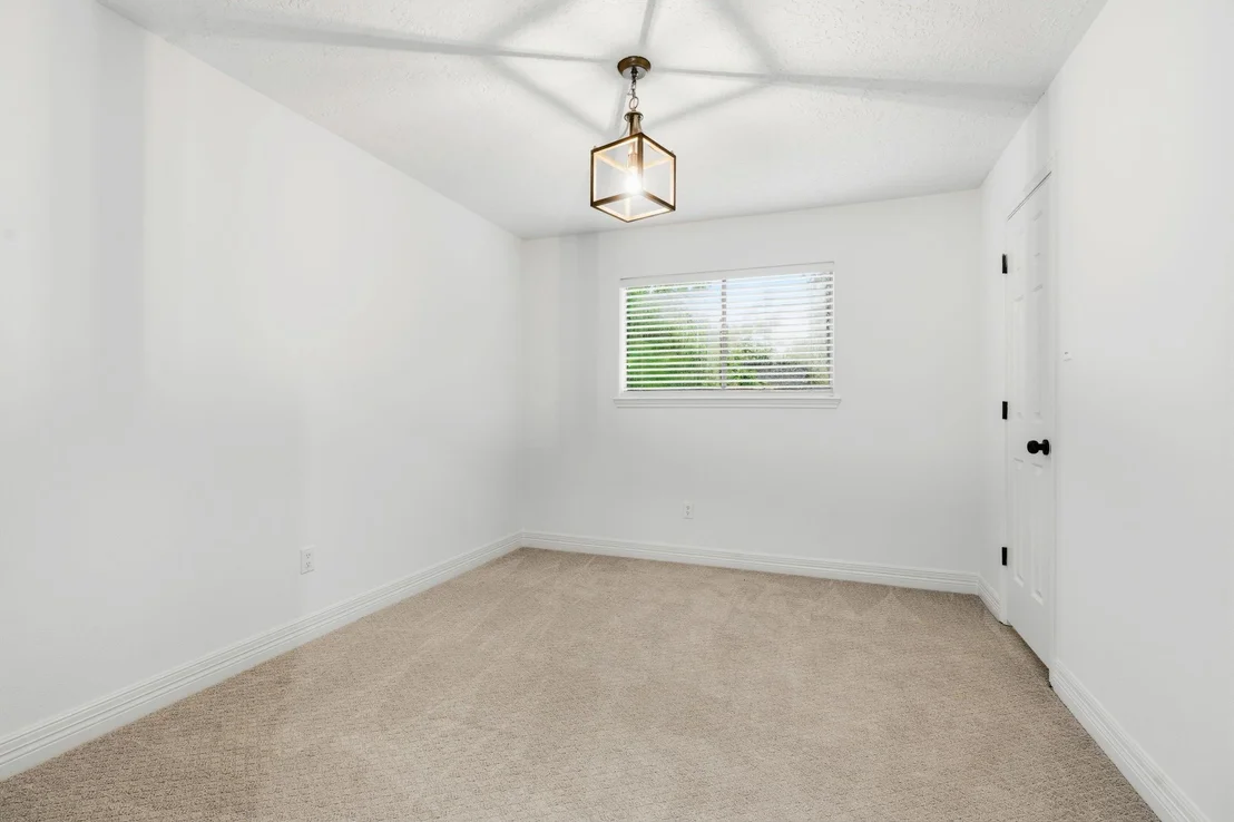 Photo of 5 Thornhedge Court