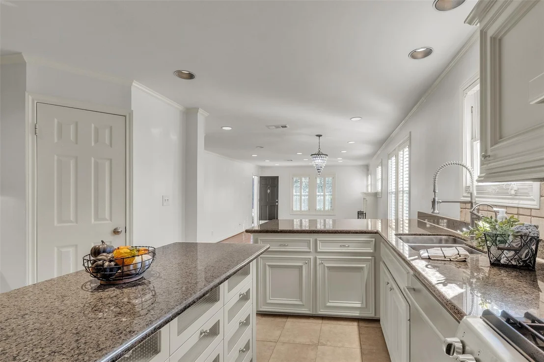 Photo of 3932 Marquette Street