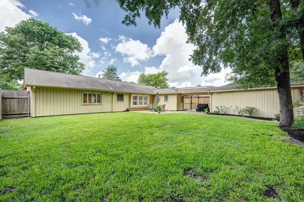 Photo of 918 N Wilcrest Drive