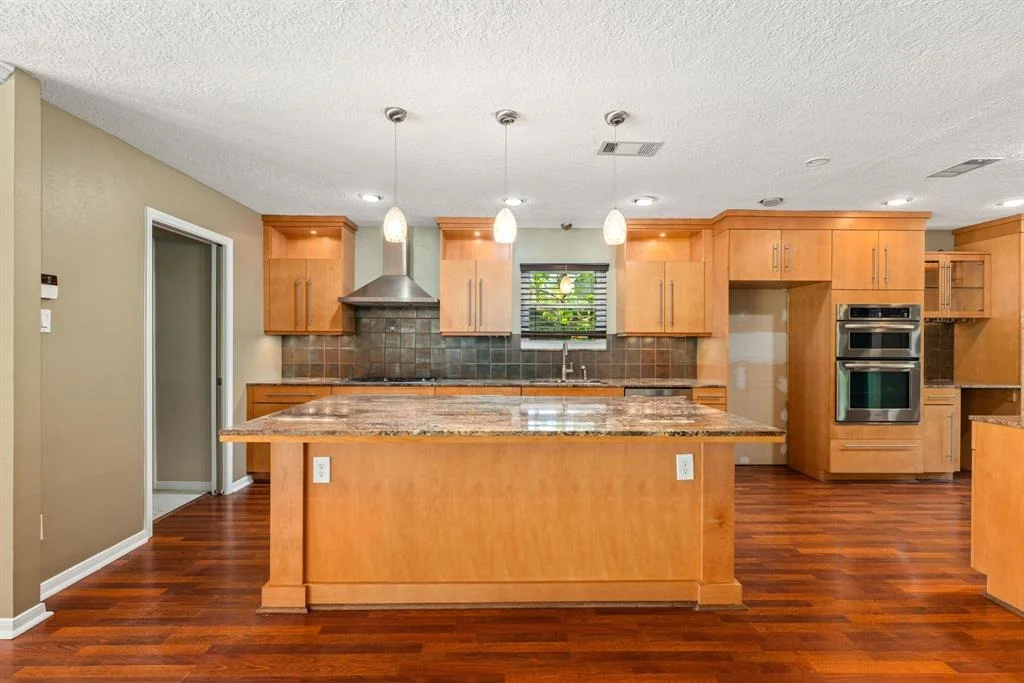 Photo of 26418 Maplewood Drive