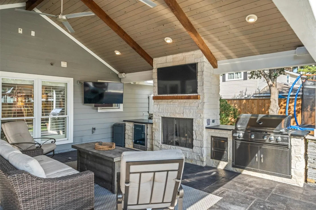 Photo of 14231 Carolcrest Drive