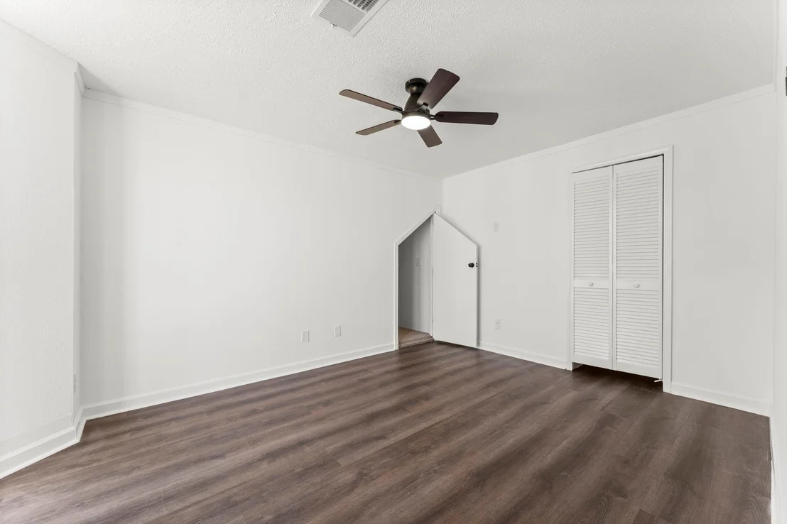 Photo of 1678 Beaconshire Road