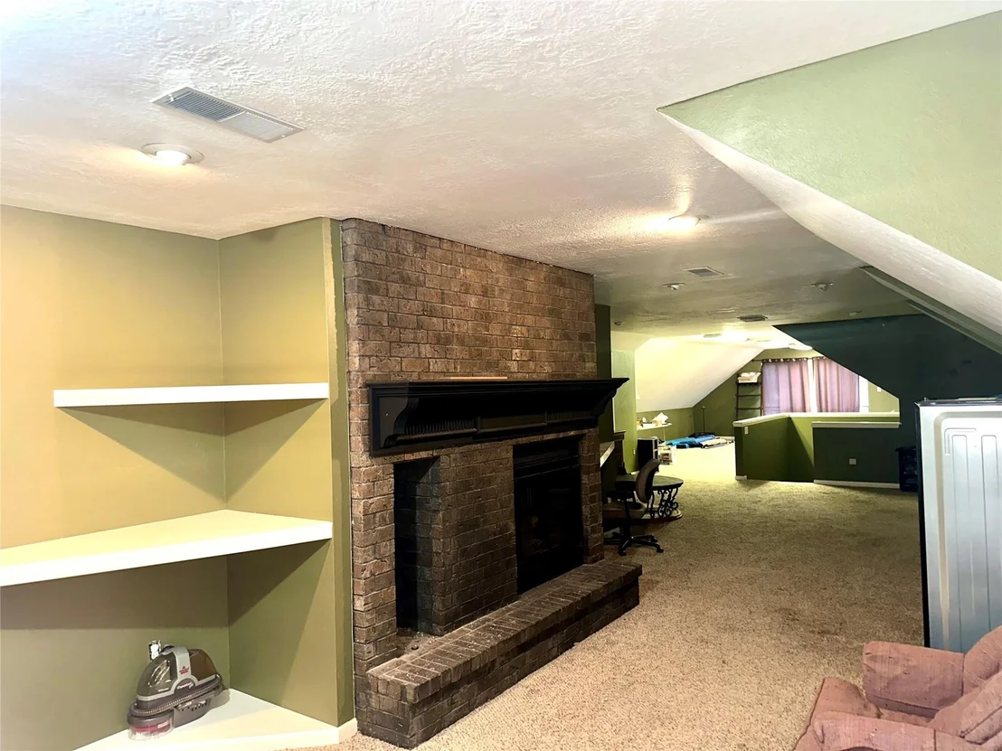 Photo of 14750 Exxon Road