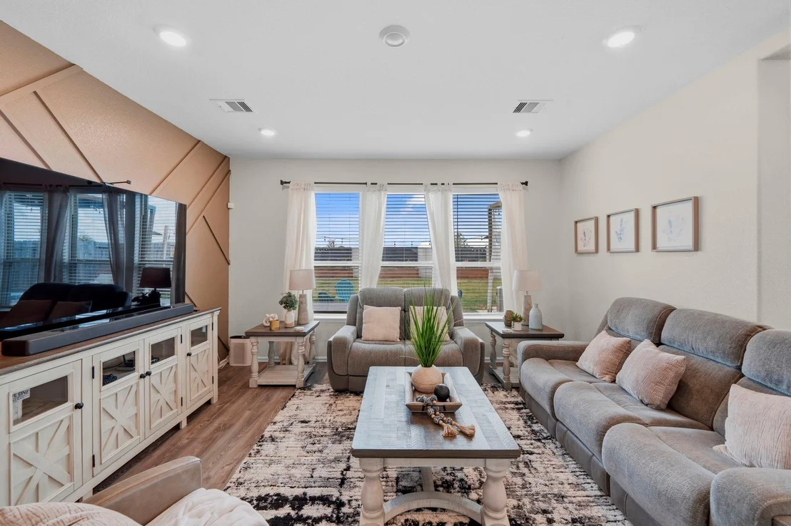 Photo of 5142 Dunstable Manor Lane