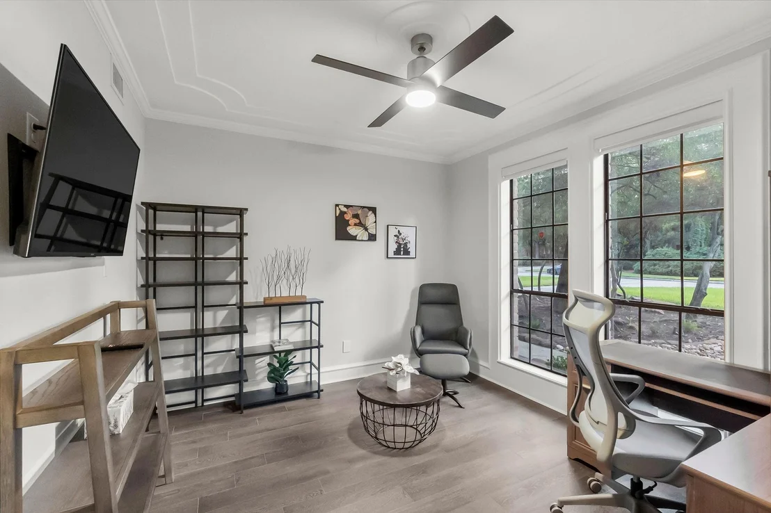 Photo of 122 E Placid Hill Circle