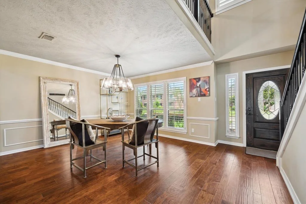 Photo of 15927 Meadowside Drive